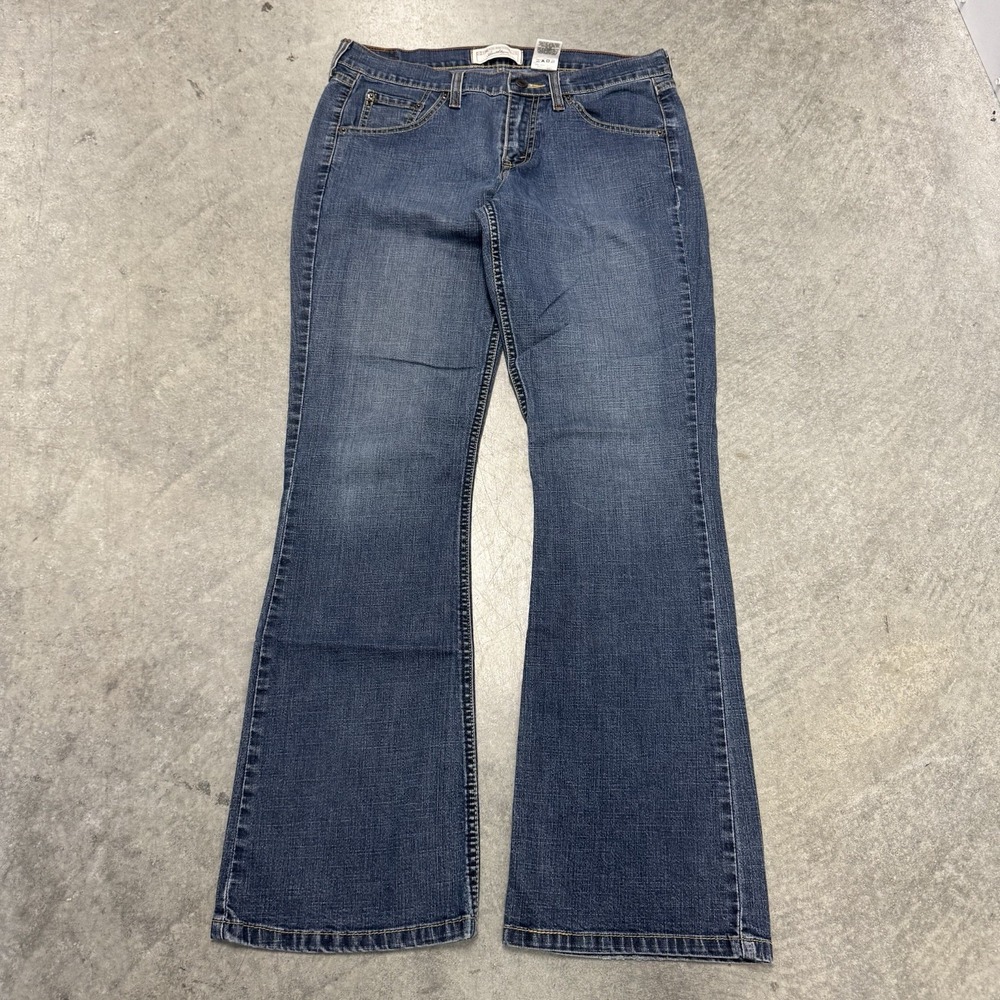 Levi Strauss Signature Women's Bootcut Jeans 34x31 Stretch Medium Wash  SZ 10